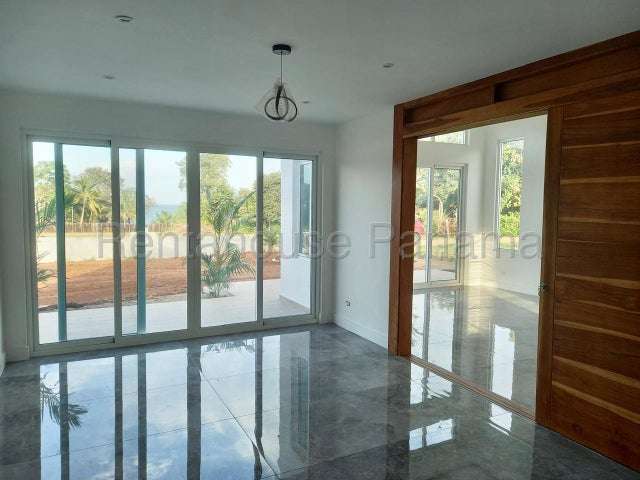 Casa en Venta a estrenar en Pedasi Playa El Toro | Con pozo de Agua y Paneles Solares 26YCG2053 - Imagen 5