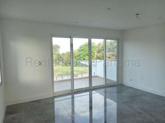 Casa en Venta a estrenar en Pedasi Playa El Toro | Con pozo de Agua y Paneles Solares 26YCG2053 - Imagen 14