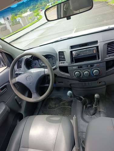 TOYOTA HILUX 2015 4x4 NEGOCIABLE 