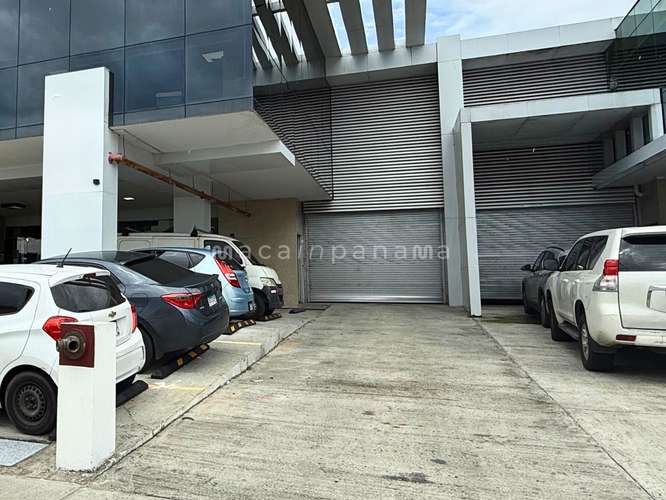 Vendo Propiedad compuesta por dos galeras de dos niveles en Panama Viejo Business Center, Parque Lefevre - Imagen 9