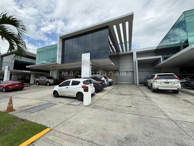 Vendo Propiedad compuesta por dos galeras de dos niveles en Panama Viejo Business Center, Parque Lefevre - Imagen 8