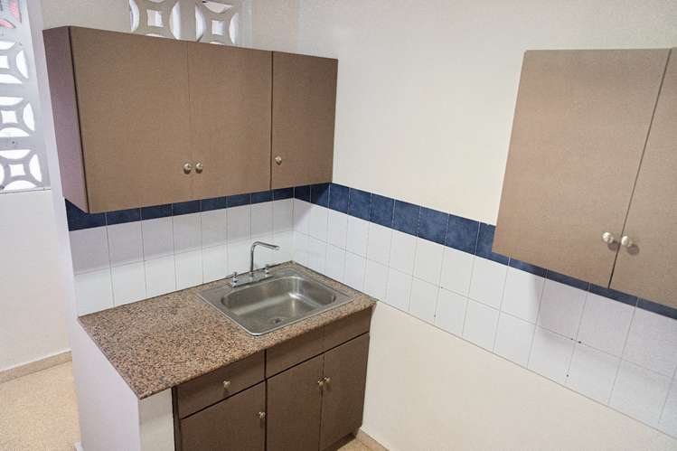 APARTAMENTO CENTRICO EN CIUDAD DE PANAMA CERCA DE ESCUELAS, SUPERMERCADOS, CLINICAS Y PARADAS DEL BUS Y METRO - Imagen 3
