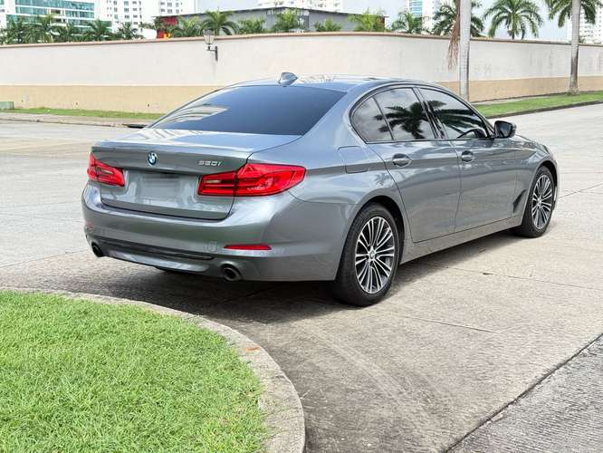 BMW 520i 2020 a solo $17,500 - Imagen 4