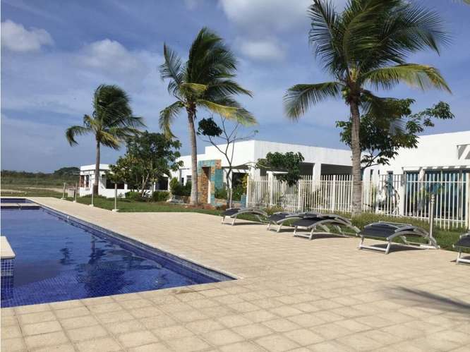 CASA PARA ALQUILER  EN PLAYA BLANCA