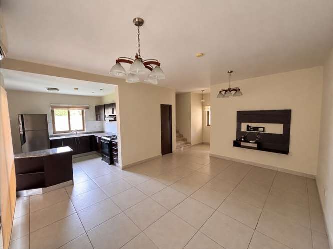 Casa en Esquina en Woodlands, Panamá Pacífico - Imagen 3