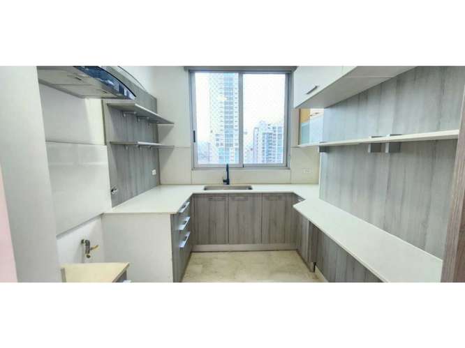 VENTA DE EXCLUSIVO APARTAMENTO EN BELLA VISTA - Imagen 12