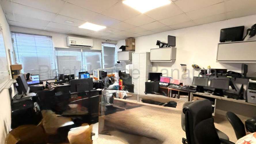 Oficina Comercial en Venta en El Carmen JG