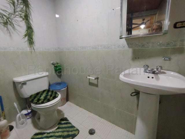 Casa de 6 dormitorios en alquiler en Barrio Colón, La Chorrera GB - Imagen 18