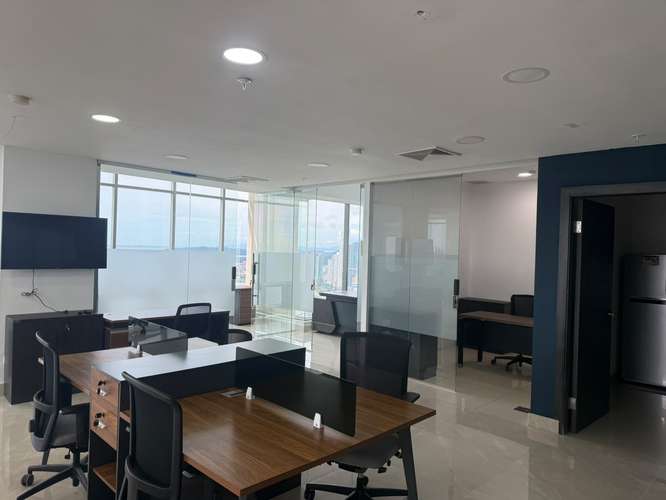 Alquilo amplia oficina en Marbella, Ave, Balboa, Torre Bicsa, 225m2, amoblada, vista al mar, lista para ocupar. - Imagen 4