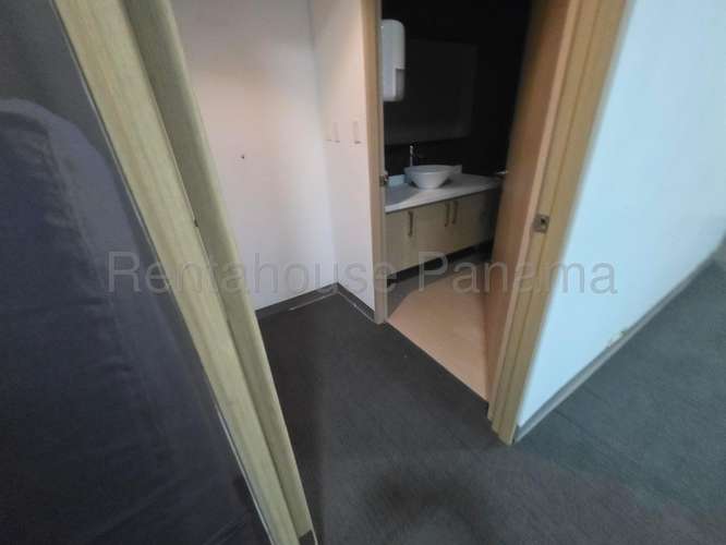 Oficina en Alquiler en Costa del Este 1480 m² Piso Bajo LR - Imagen 13
