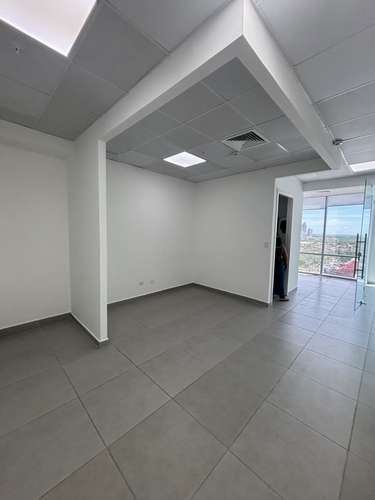 OFICINA $1,300 DIAGONAL A TOWN CENTER