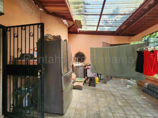 Vendo Casa de 300m2 en Colon 24-5111SRZ