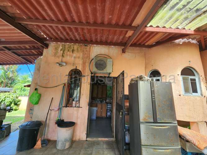 Vendo Casa de 300m2 en Colon 24-5111SRZ