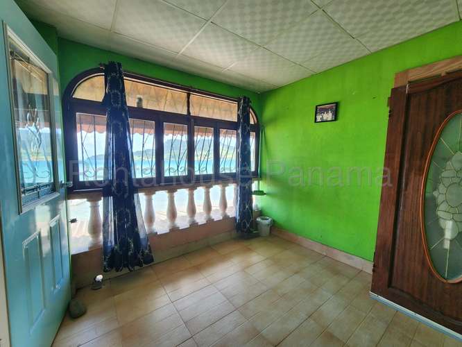 Vendo Casa de 300m2 en Colon 24-5111SRZ