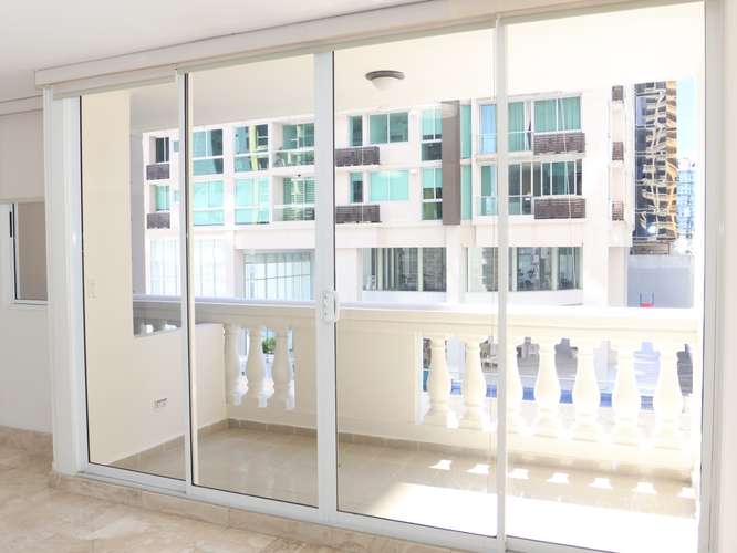 Apartamento en Obarrio I con balcón y remodelado - Imagen 9
