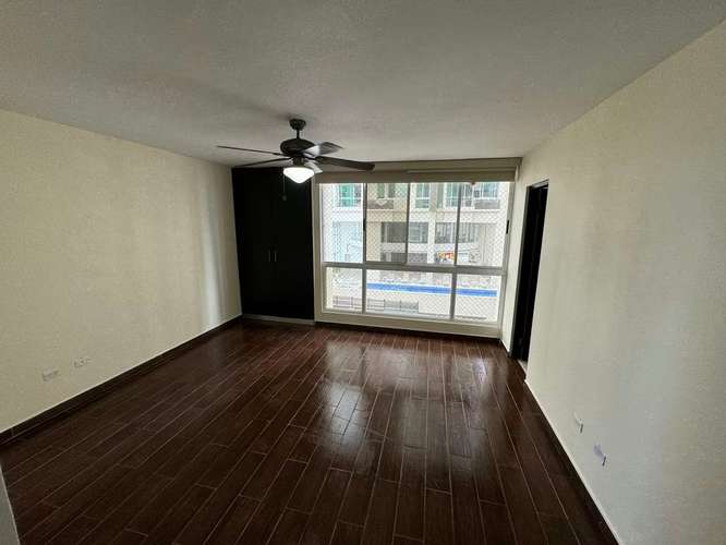 Apartamento en Obarrio I con balcón y remodelado - Imagen 2
