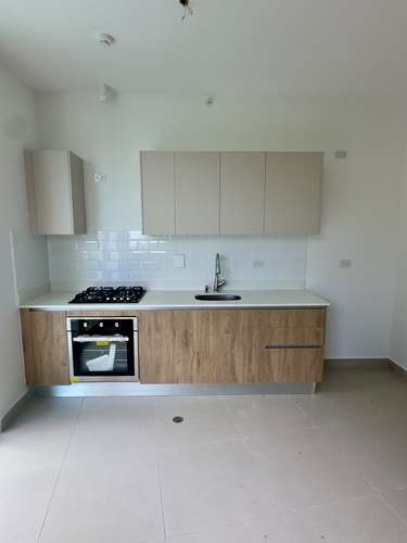 NC146 SE ALQUILA AMPLIO APARTAMENTO CON LINEA BLANCA EN ALBROOK - Imagen 3