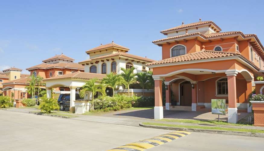 El Doral, Costa Sur · 4 rec · Piscina propia · 350 m²