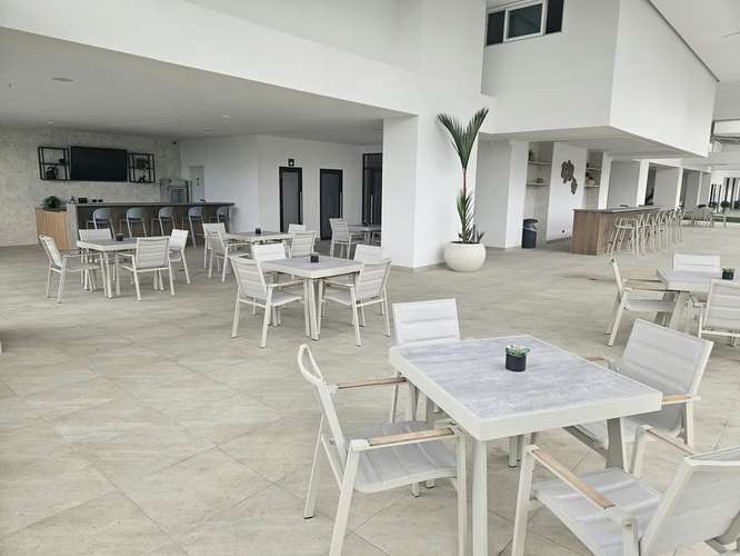 C436J SE ALQUILA AMPLIO APARTAMENTO CON LINEA BLANCA EN CONDADO DEL REY