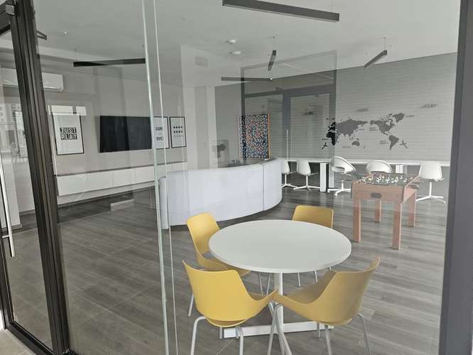 C436J SE ALQUILA AMPLIO APARTAMENTO CON LINEA BLANCA EN CONDADO DEL REY