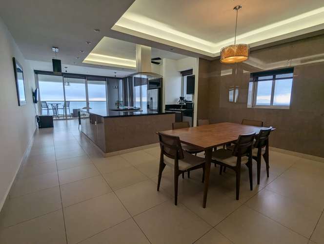Rivage: espectacular apartamento amueblado de 176m² con vista al mar en Avenida Balboa