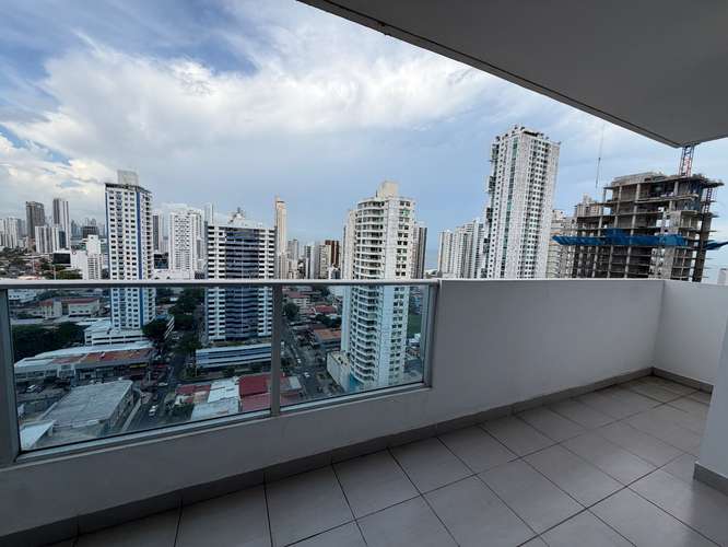 Alquiler de PH Harmony en San Francisco: apartamento amueblado con balcón y piscina
