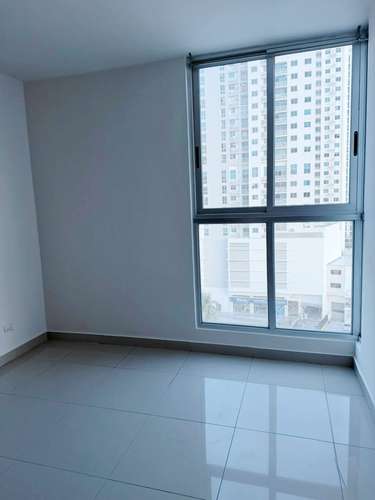 Apartamento de 2 recámaras en PH San Roque, Vía España, con piscina y balcón - Imagen 7