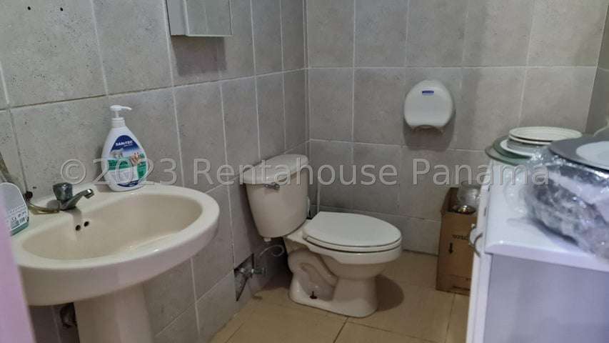 OPORTUNIDAD INVERSIONISTAS!! SE VENDE PLAZA COMERCIAL OPERATIVA 27-522/GMB