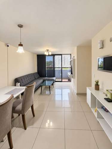 Apartamento en Alquiler en Condado Country Club | 97 m² | 2 Recámaras | $1,200