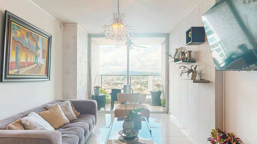 Venta de céntrico apartamento con vista a la ciudad y depósito en Victoria Royale – Hato Pintado - Imagen 2