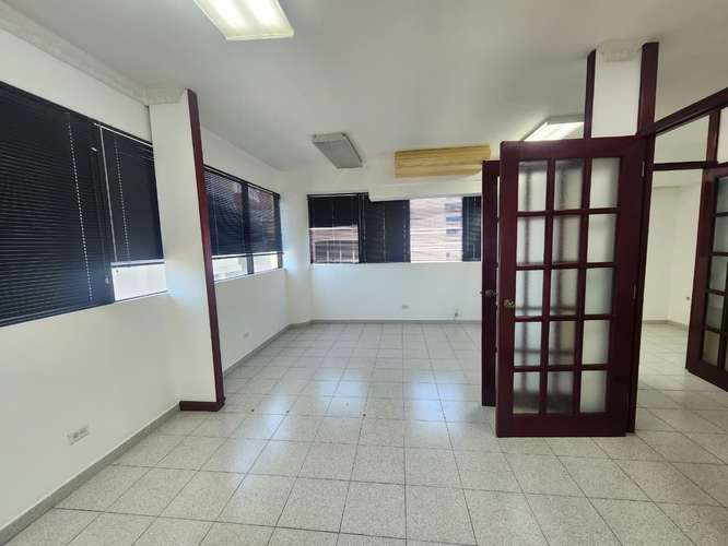 Oficina en Alquiler – Royal Center Marbella - LH