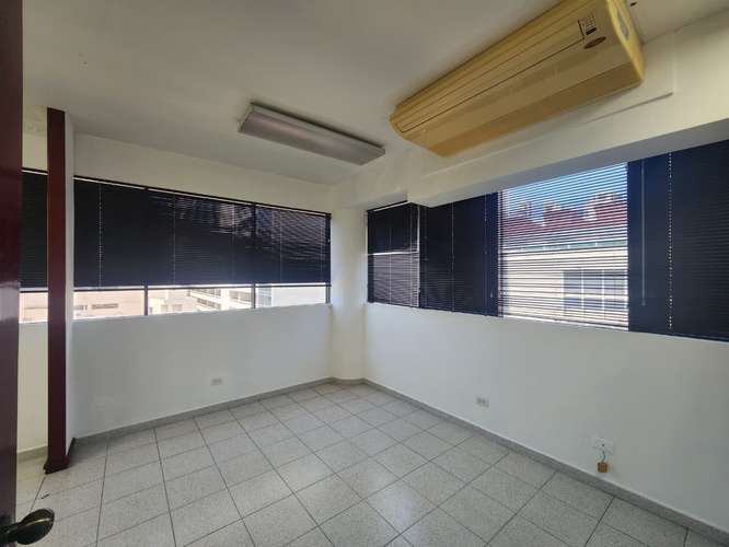 Oficina en Alquiler – Royal Center Marbella - LH - Imagen 3