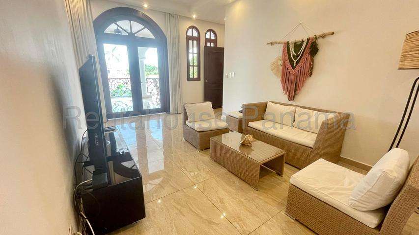 Casa Parcialmente Amoblada en Alquiler en Las Begonias Costa del Este  mpm-273240 - Imagen 18