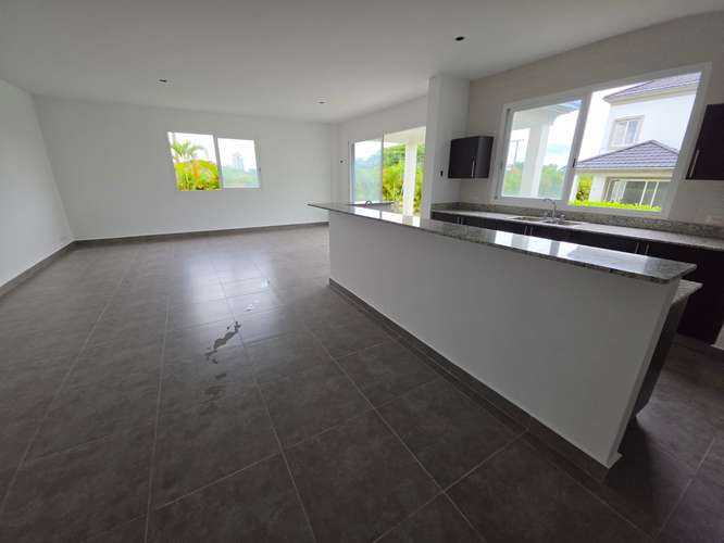 VENDO CASA. CORONADO. PLAYA. OPORTUNIDAD.