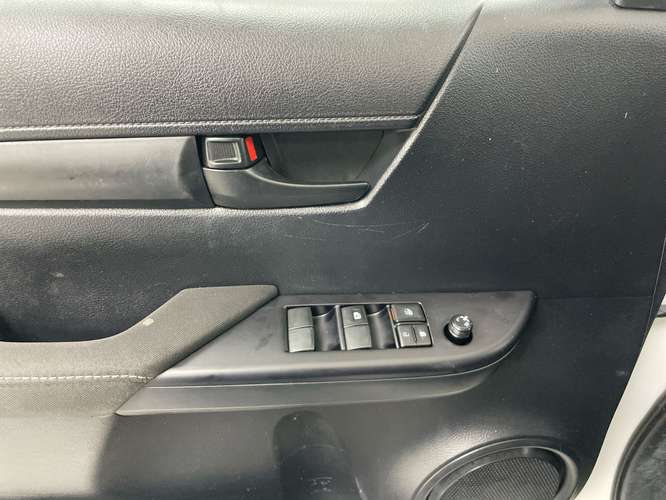 TOYOTA HILUX - 2024 - PPHX - Automarket - Imagen 4