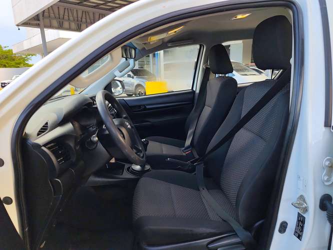 TOYOTA HILUX - 2025 - PPHX - Automarket - Imagen 5