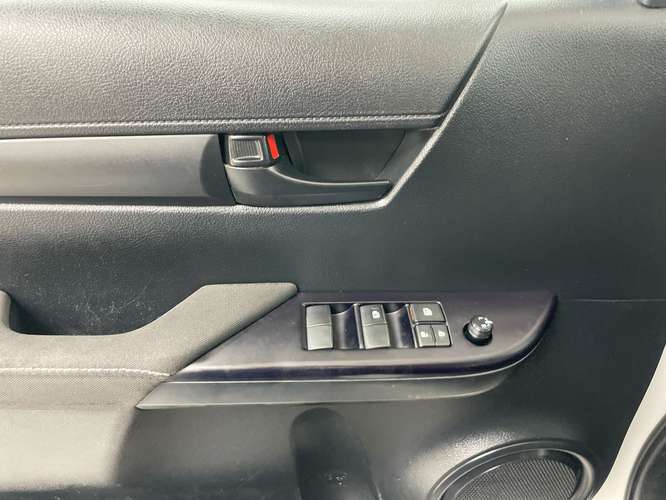 TOYOTA HILUX - 2024 - PPHX - Automarket - Imagen 4