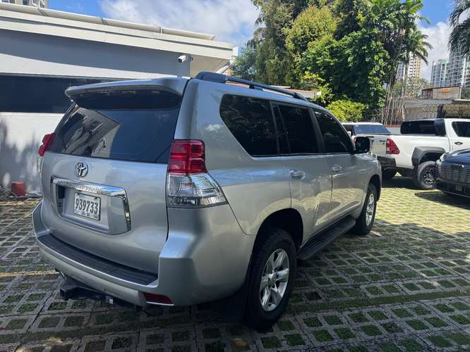 Se vende Toyota Prado - Imagen 2