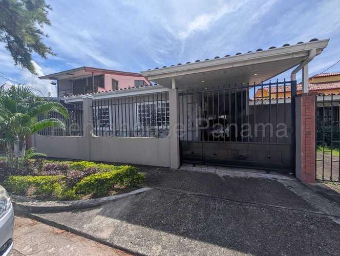 Vendo Casa Remodelada en Nuevo Reparto, Chanis 27-2876GG