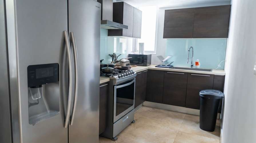 ! Apartamento en Avenida Balboa PH yoo I 2 Rec I Amoblado I con balcón y vista al mar - Imagen 3