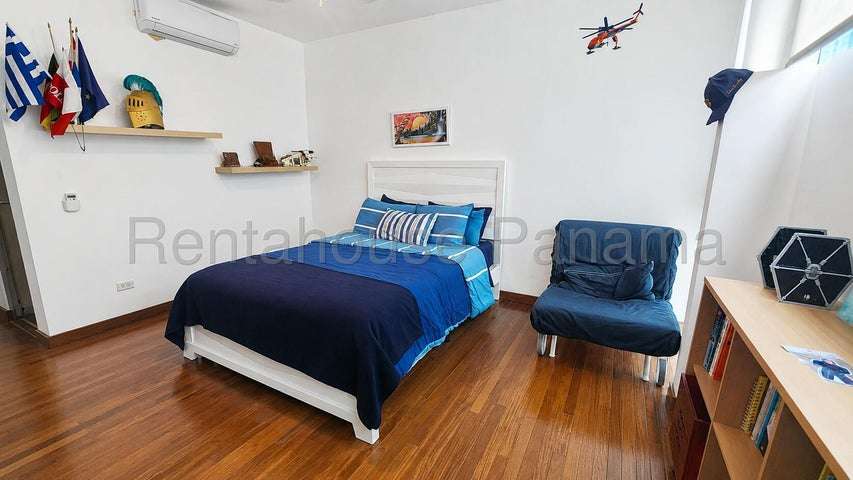Venta del casa en Bianco Loft, Altos del Golf IH27-960