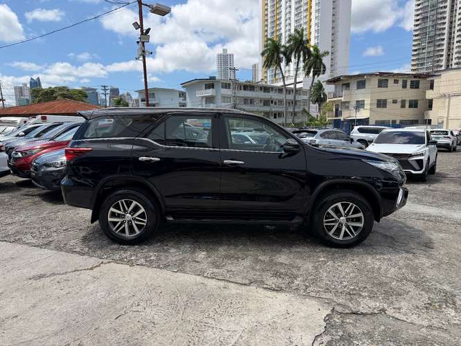 Toyota Fortuner 2020 - Imagen 3