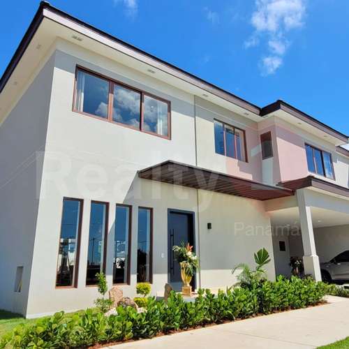 CASA EN VENTA EN SANTA MARIA EN THE WOODS - EXCLUSIVO RESIDENCIAL - A ESTRENAR