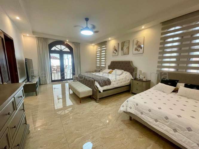 Alquiler de Casa en Costa del Este con acabados de lujo 27*3240Mfk