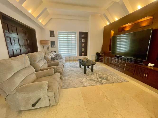 Alquiler de Casa en Costa del Este con acabados de lujo 27*3240Mfk