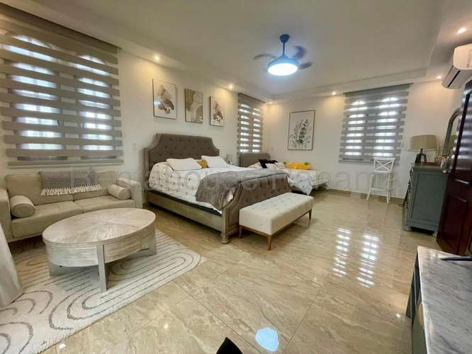 Alquiler de Casa en Costa del Este con acabados de lujo 27*3240Mfk