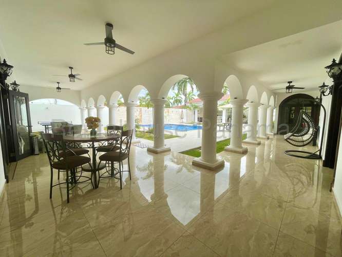 Alquiler de Casa en Costa del Este con acabados de lujo 27*3240Mfk