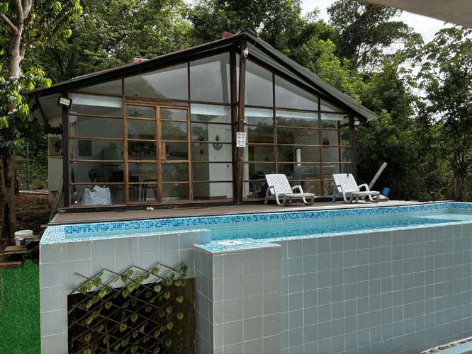 An Infinity Pool, a Deck and a Guest Bunkhouse: Taboga House for Sale
