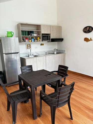 Una Piscina Infinita, una Terraza y una Cabaña para Huéspedes: Casa en Venta en Taboga - Imagen 7