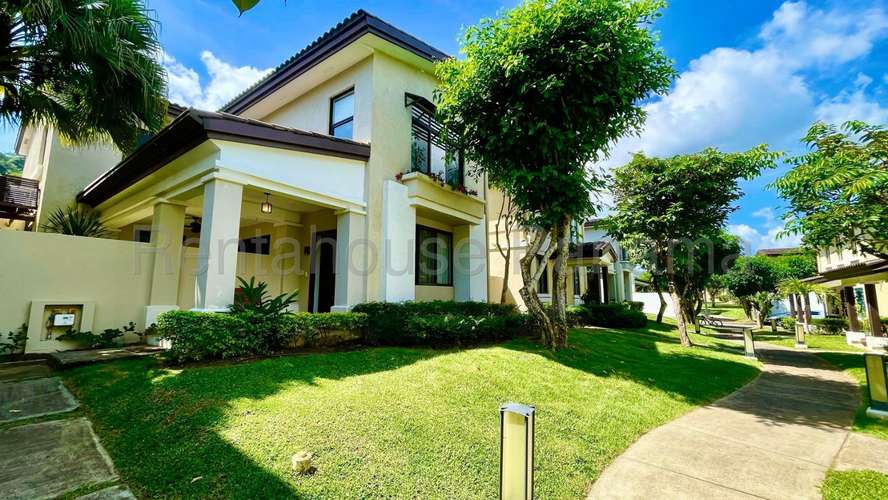 Venta de Casa Exclusiva en PH River Valley, Panamá Pacífico 26-7749GG